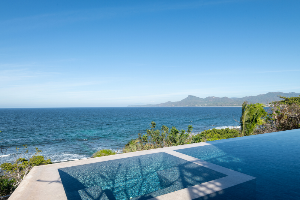 Casa Xécora oceanfront villa infinity pool overlooking the Pacific in Punta Mita