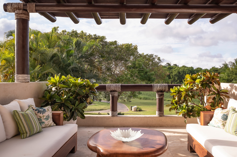 Luxury six-bedroom golf-front villa for families in Punta Mita Mexico, featuring a private pool and fairway views at Villa Ipanema by VEHM.